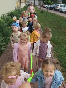 Miniaturka artykułu Pierwszy spacer Elfików