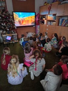 Miniaturka artykułu Oglądanie filmu od Św Mikołaja
