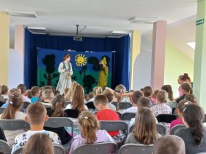 Miniaturka artykułu Przedstawienie teatralne ,,Zaczarowane źródełko”