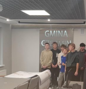 Miniaturka artykułu Wizyta uczniów w Urzędzie Gminy