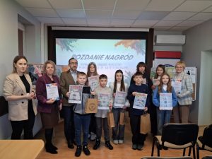 Miniaturka artykułu Podsumowanie III edycji Powiatowego Konkursu Plastycznego na Plakat z Hasłem Antytytoniowym  