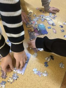 Miniaturka artykułu Puzzlowy zawrót głowy na świetlicy