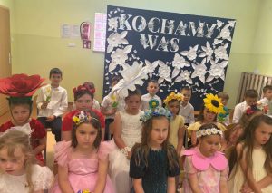 Miniaturka artykułu Kochamy Was, Mamo i Tato