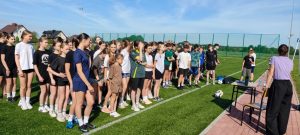 Miniaturka artykułu Zawody międzyklasowe w piłkę nożną dziewcząt i chłopców kl. 6 – 8 z okazji Dnia Dziecka