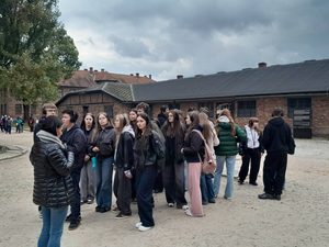 Miniaturka artykułu Wycieczka klas ósmych do Miejsca Pamięci i Muzeum Auschwitz-Birkenau